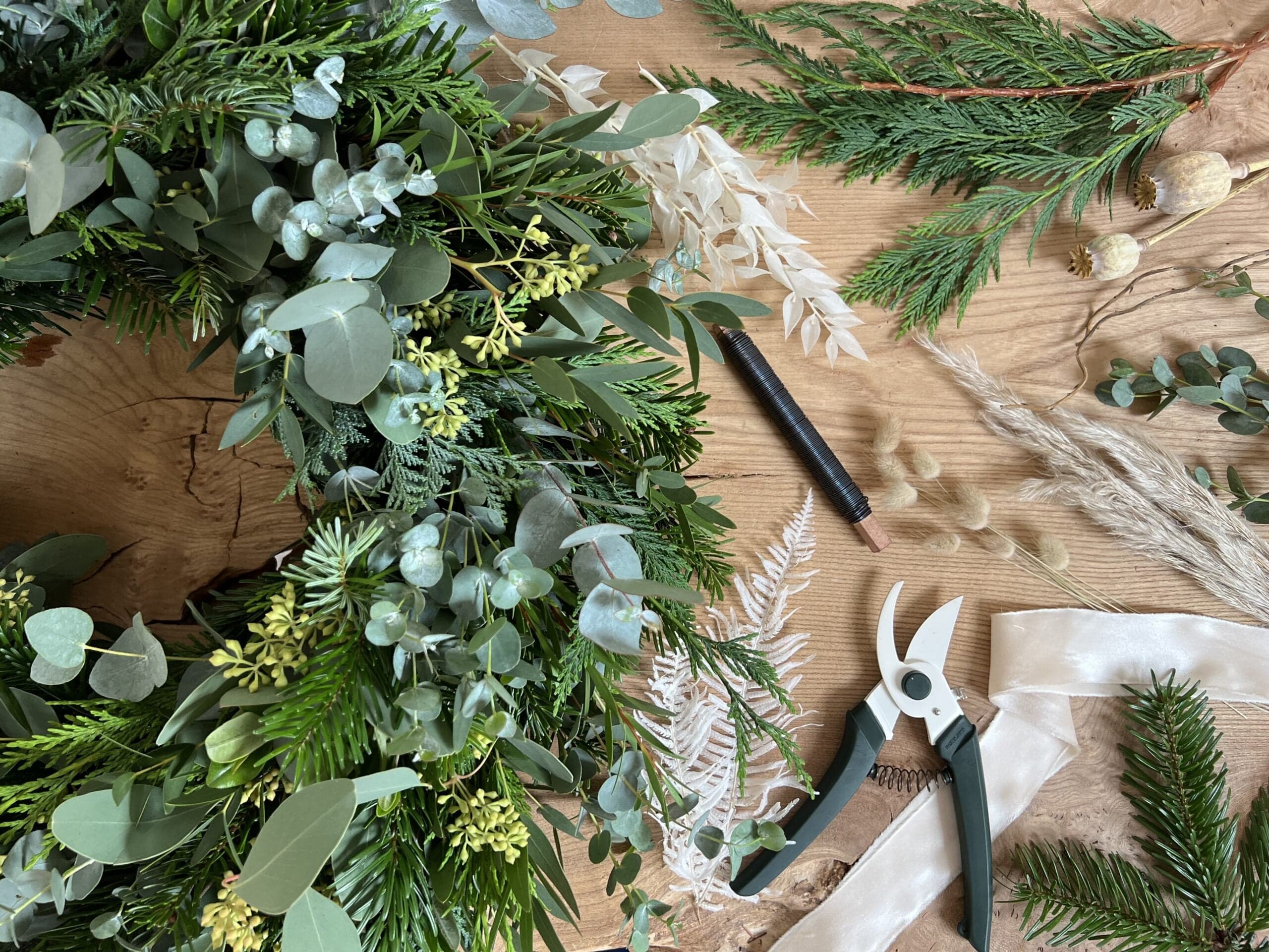 Wreath Making with Tarragon Flowers – Day Course